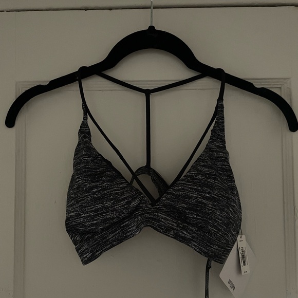 Victoria's Secret Other - Victoria’s Secret Lightly Lined Sports Bra